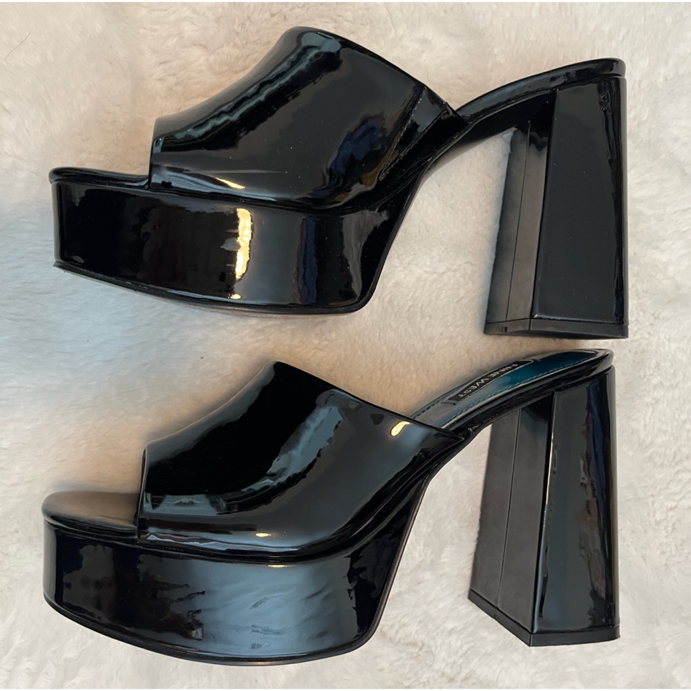 Gorgeous patent leather platforms. Nine West Size 8